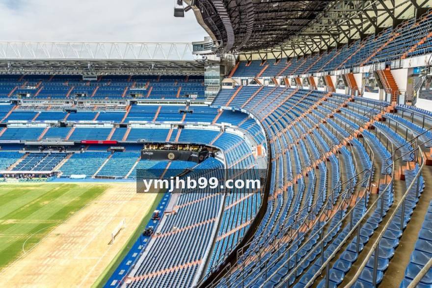 YY体育 从场边记录到数据席：三位体育工作者的赛季中段转型故事